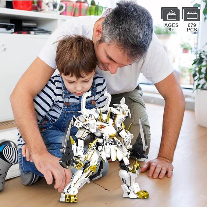 Mech Robot Building Blocks Set, Cool White Tiger Warrior Model Kit with Two-Handed Axes Weapon Toy Playset (679 PCS)